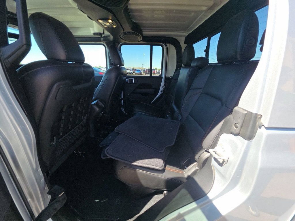 Used 2023 Jeep Gladiator Mojave w/ LED Lighting Group AWD/4WD image 5