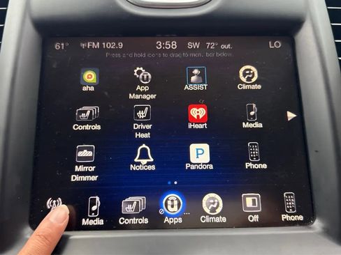 Used 2015 Chrysler 300 Limited RWD image 11