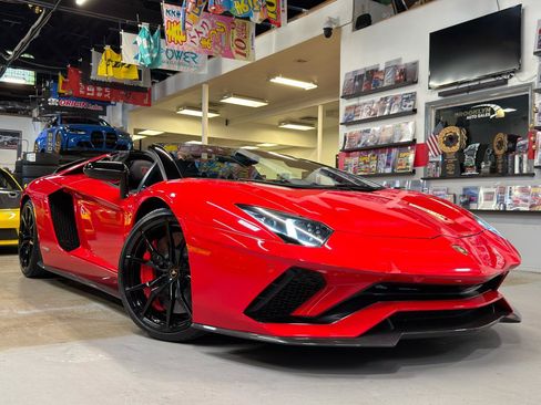 Used 2019 Lamborghini Aventador S AWD/4WD image 1