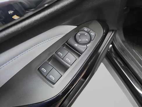 Used 2024 Chevrolet Trax LT w/ Driver Confidence Package image 19