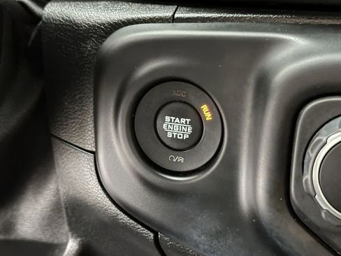 Used 2020 Jeep Wrangler Sport image 20