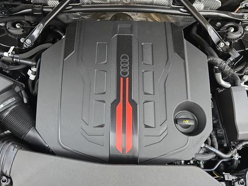 New 2025 Audi SQ5 Prestige image 30