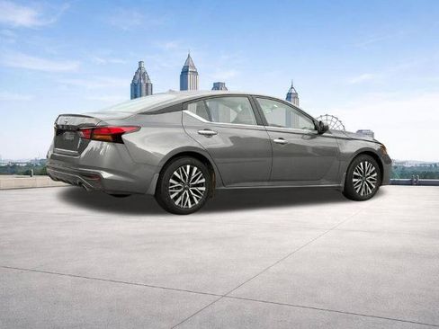 Certified 2025 Nissan Altima 2.5 SV w/ SV Premium Package FWD image 28