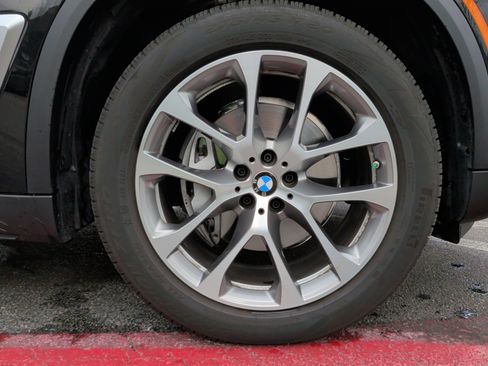 Certified 2025 BMW X5 xDrive40i w/ Premium Package image 13