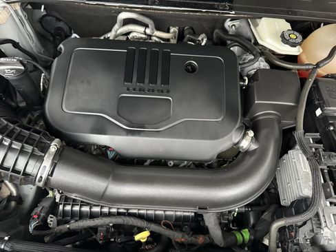 Used 2022 GMC Acadia SLE image 33