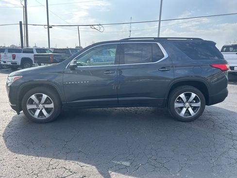 Used 2021 Chevrolet Traverse LT w/ LT Premium Package image 8