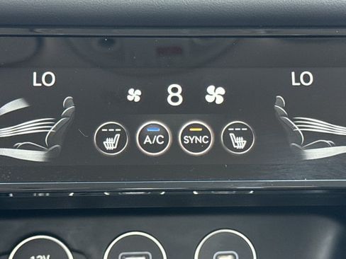 Used 2025 Genesis G70 2.5T RWD image 16