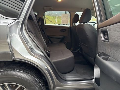 Used 2023 Nissan Rogue S image 22