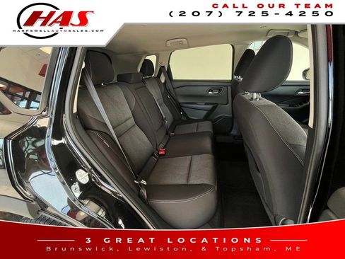 Used 2024 Nissan Rogue SV image 12