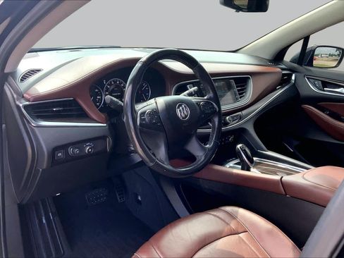Used 2018 Buick Enclave Avenir w/ Avenir Technology Package FWD image 18