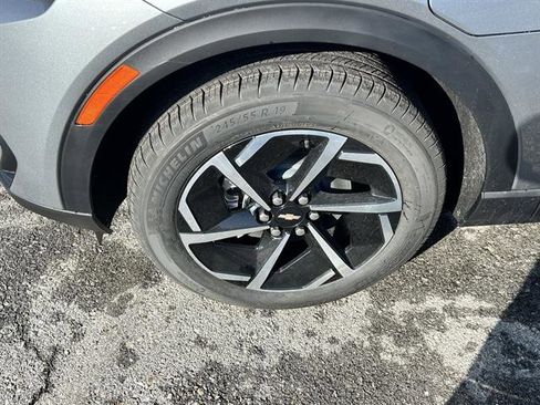 New 2026 Chevrolet Equinox EV LT image 10