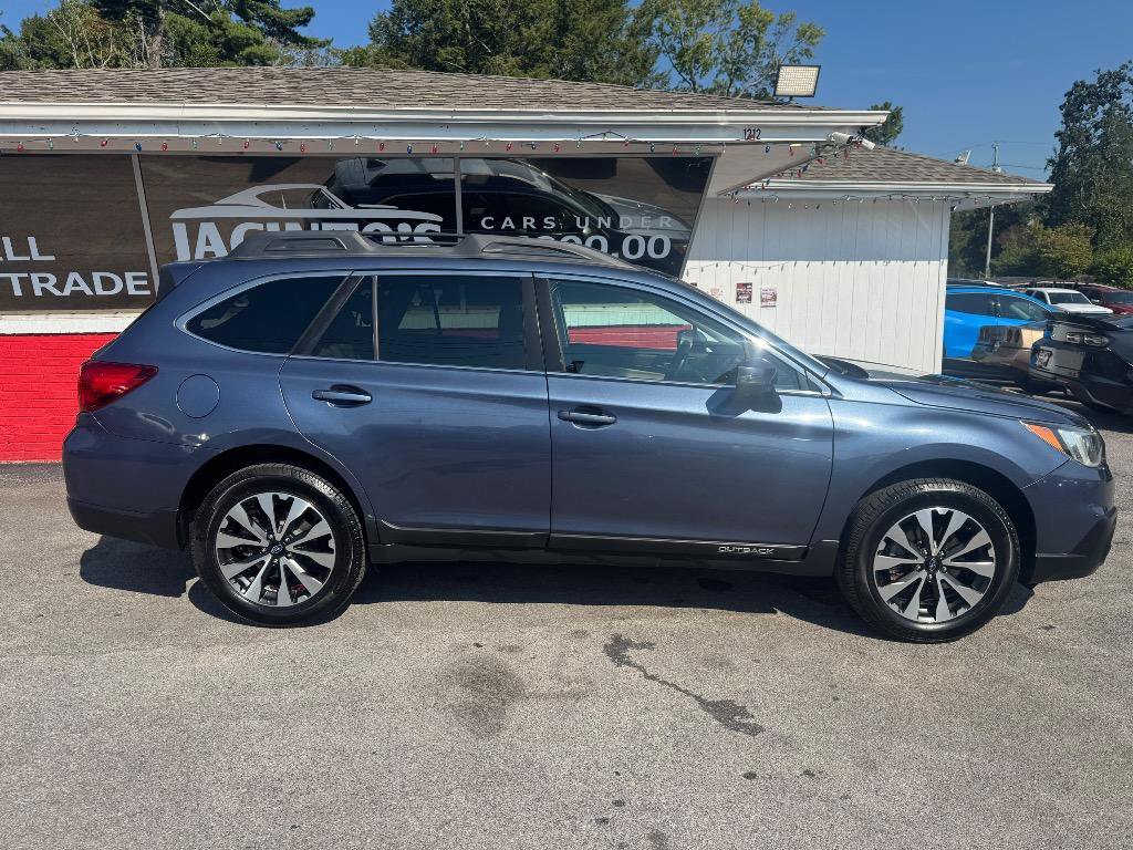 Used 2017 Subaru Outback 2.5i Limited AWD/4WD image 3