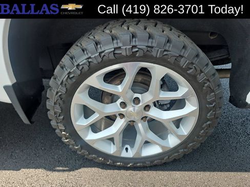 Certified 2022 Chevrolet Silverado 1500 RST w/ Redline Edition AWD/4WD image 33