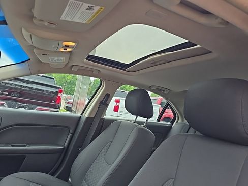 Used 2011 Ford Fusion SE w/ 202A Rapid Spec Order Code FWD image 8
