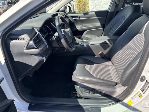 Used 2022 Toyota Camry SE w/ Carpet Mat Package (TMS) image 13