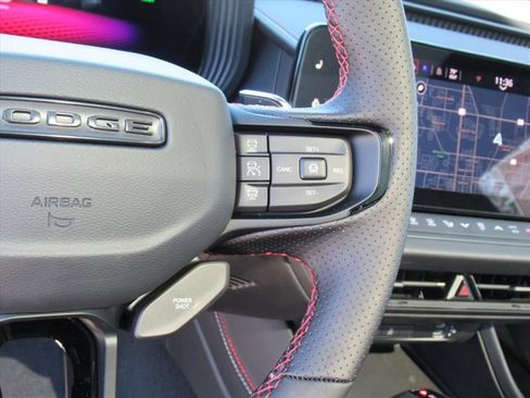 Used 2025 Dodge Charger R/T w/ Sun & Sound Package image 17