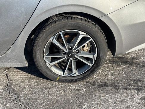 Used 2023 Kia Forte LXS w/ LXS Technology Package image 13