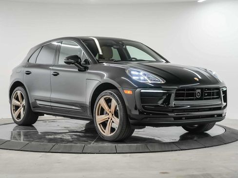 Certified 2023 Porsche Macan AWD/4WD image 7