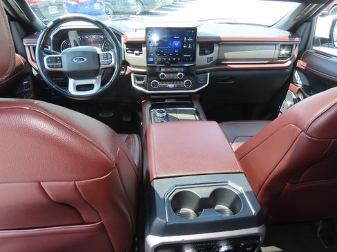 Used 2024 Ford Expedition Limited AWD/4WD image 25