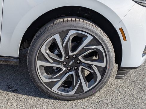 New 2026 Lincoln Navigator Reserve image 12