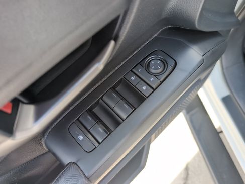 Certified 2025 Toyota Tacoma TRD Off-Road image 15