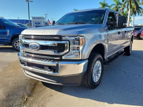 Certified 2022 Ford F250 XLT AWD/4WD image 3