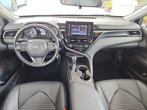 Used 2022 Toyota Camry SE image 11