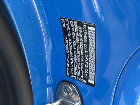 Certified 2025 Porsche 718 Boxster RWD image 33