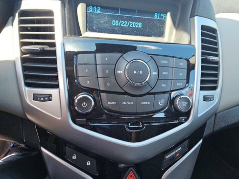Used 2014 Chevrolet Cruze LS FWD image 17