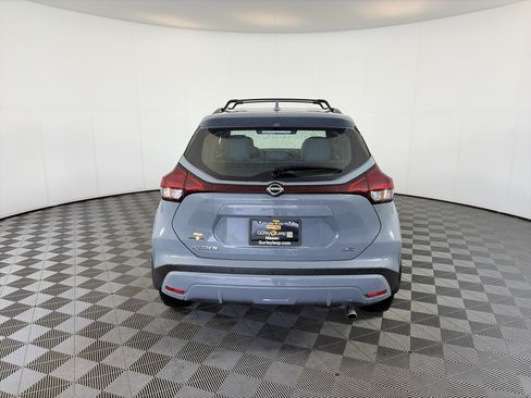 Used 2024 Nissan Kicks SR w/ SR Premium Package FWD image 9
