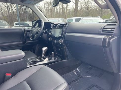 Used 2022 Toyota 4Runner TRD Off-Road Premium w/ TRD Black Wheel Package (TMS) AWD/4WD image 27