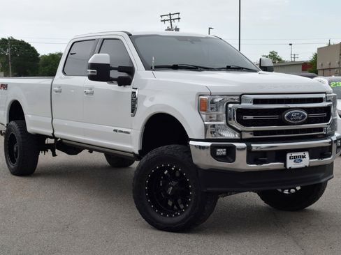Used 2022 Ford F350 Lariat w/ Lariat Ultimate Package AWD/4WD image 3