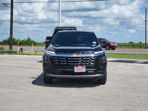 Used 2026 Chevrolet Equinox LT FWD image 2