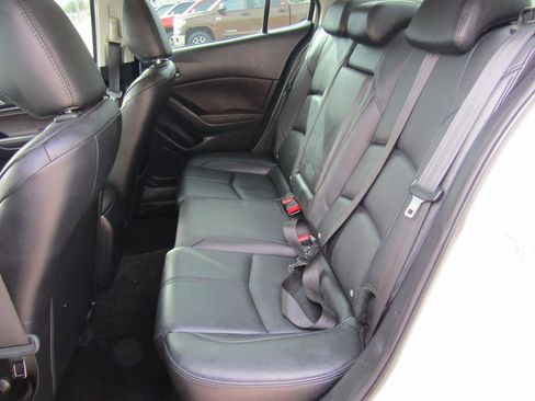 Used 2018 MAZDA MAZDA3 Touring image 9