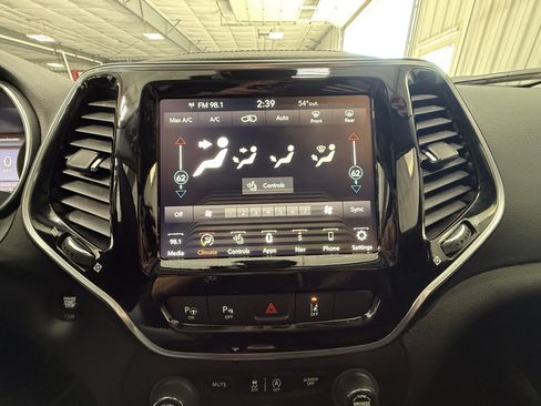 Used 2022 Jeep Cherokee Limited w/ Elite Package AWD/4WD image 29