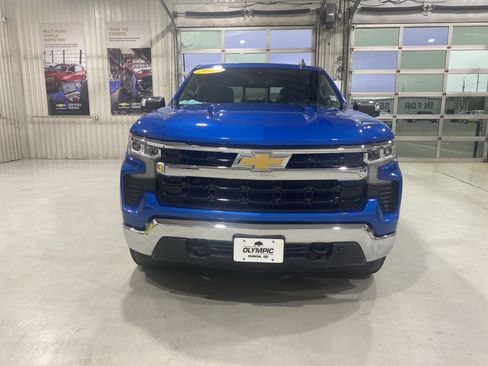 Used 2023 Chevrolet Silverado 1500 LT AWD/4WD image 3