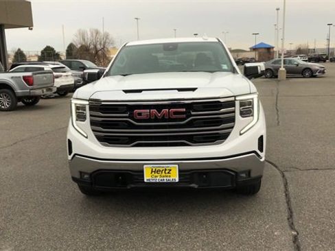 Used 2025 GMC Sierra 1500 SLT image 3