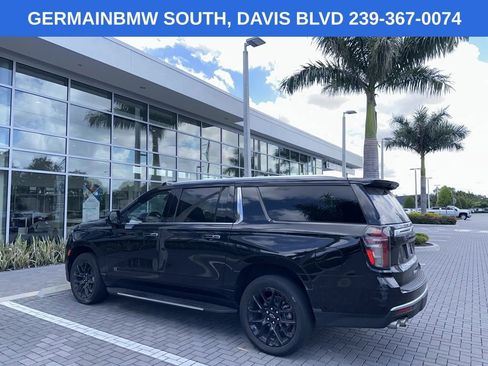 Used 2023 Chevrolet Suburban High Country AWD/4WD image 11