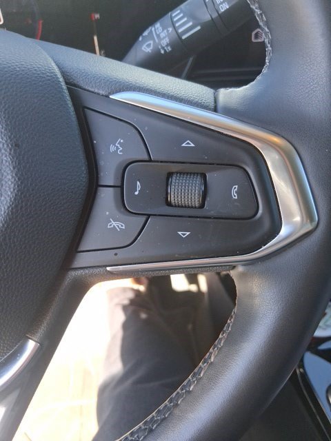 Used 2025 Chevrolet Trax ACTIV FWD image 9