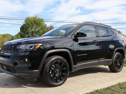 New 2025 Jeep Compass Latitude w/ Sun & Sound Group image 5