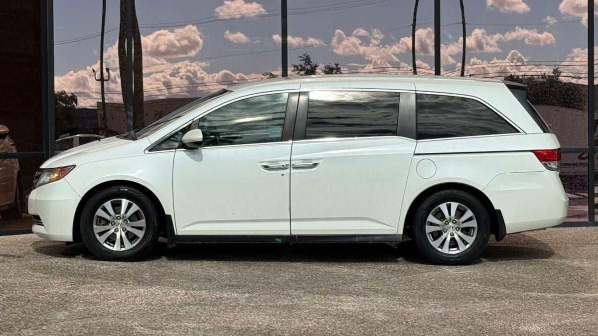 Used 2016 Honda Odyssey EX image 4