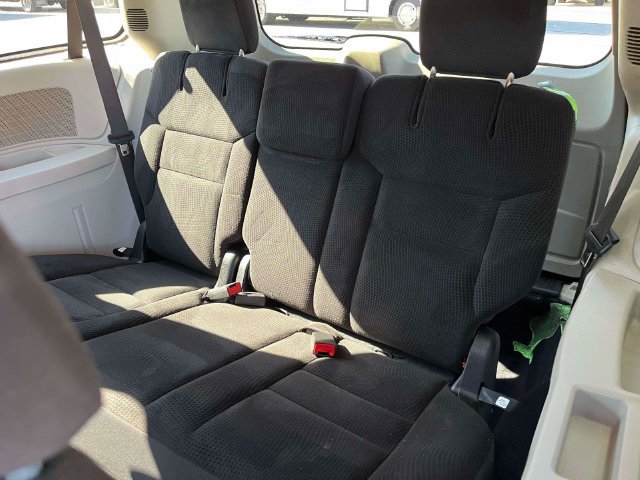 Used 2018 Dodge Grand Caravan SE w/ UConnect Hands-Free Group FWD image 18