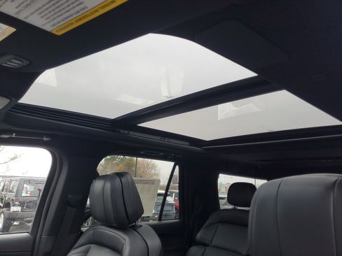 New 2025 Lincoln Navigator L Reserve image 11