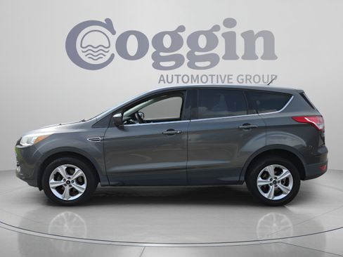Used 2016 Ford Escape SE FWD image 2