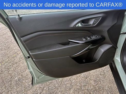 Certified 2024 Chevrolet Trax RS w/ Sunroof Package FWD image 17