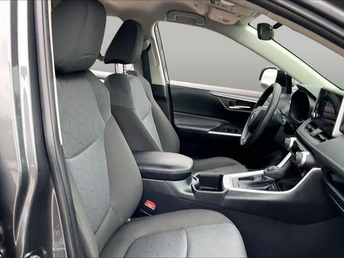 Used 2024 Toyota RAV4 XLE FWD image 9