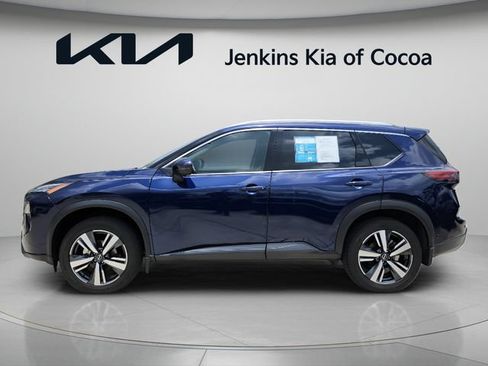 Used 2024 Nissan Rogue SL AWD/4WD image 8