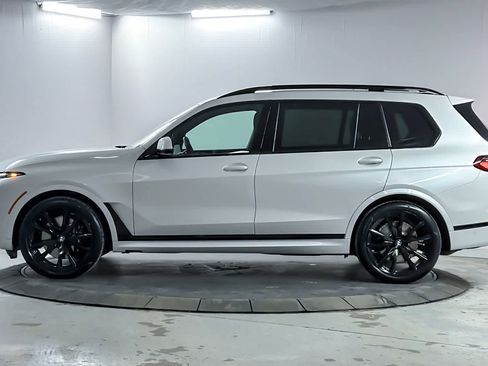 Used 2026 BMW X7 xDrive40i w/ M Sport Package image 5