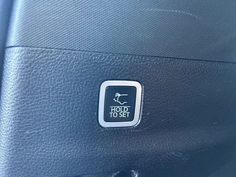 Used 2024 Jeep Wagoneer L Series II w/ Flexible Seating Group image 34