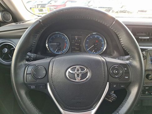 Used 2019 Toyota Corolla SE image 18